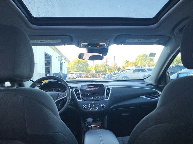 2024 Chevrolet Malibu 1LT photo 2