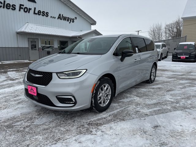 2024 Chrysler Pacifica Touring L - Photo 16