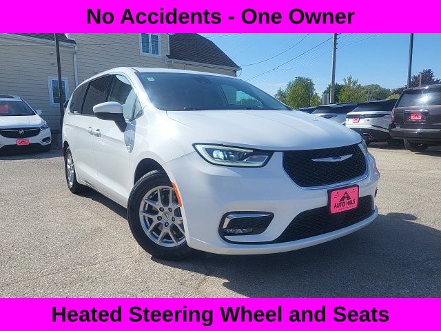2023 Chrysler Pacifica Touring L's photo