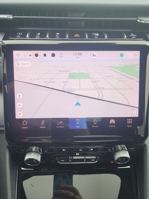 2023 Jeep Grand Cherokee Overland photo 4