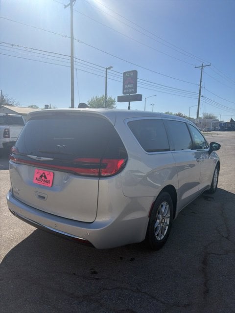 2024 Chrysler Pacifica Touring L - Photo 14