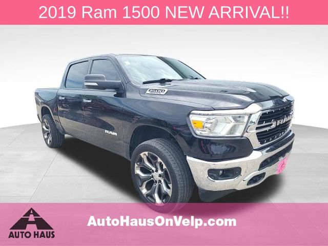 2019 RAM 1500 Big Horn/Lone Star 4x4 Crew Cab 5'7's photo