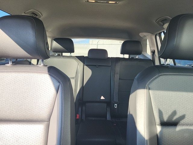 2021 Volkswagen Tiguan SE photo 4