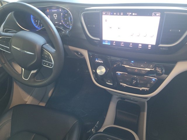 2024 Chrysler Pacifica Touring L - Photo 9