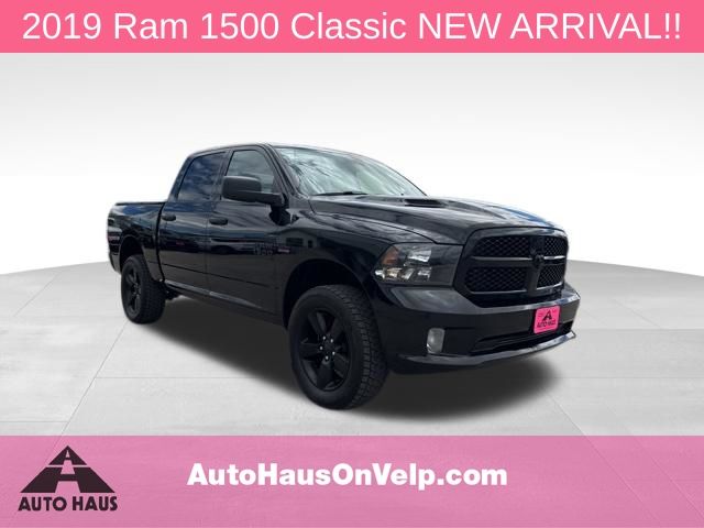 2019 RAM 1500 Classic Express Crew Cab 4x4 5'7's photo
