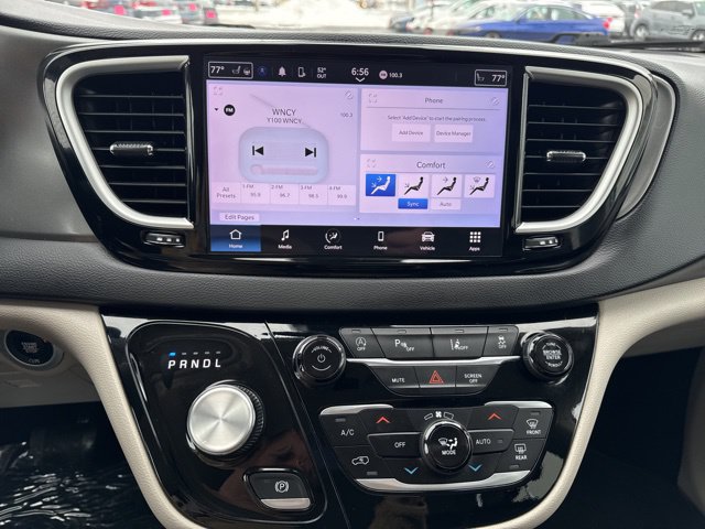 2024 Chrysler Pacifica Touring L - Photo 7