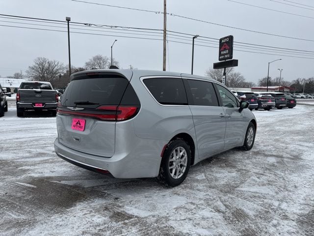 2024 Chrysler Pacifica Touring L - Photo 20