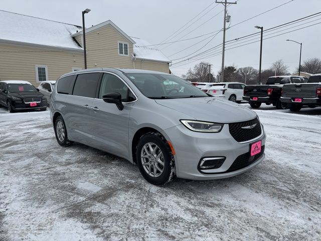 2024 Chrysler Pacifica Touring L - Photo 21