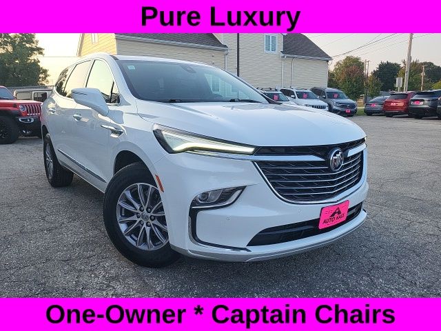 2023 Buick Enclave Essence's photo