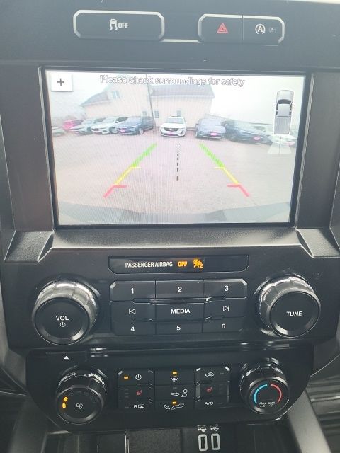 2016 Ford F-150 XLT photo 3