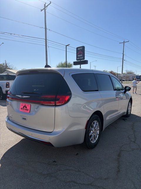2024 Chrysler Pacifica Touring L - Photo 17
