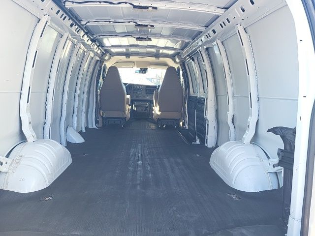 2024 GMC Savana Cargo Work Van - Photo 13