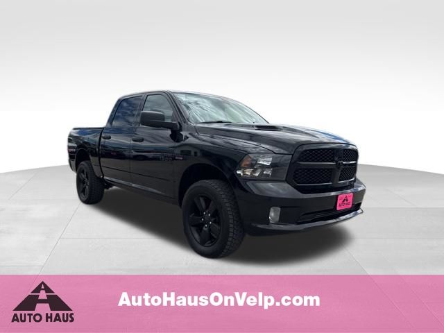 2019 RAM 1500 Classic Express Crew Cab 4x4 5'7's photo