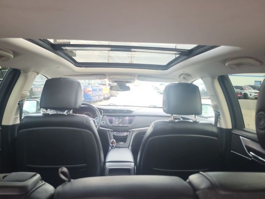 Used 2017 CADILLAC XT5 Luxury SUV