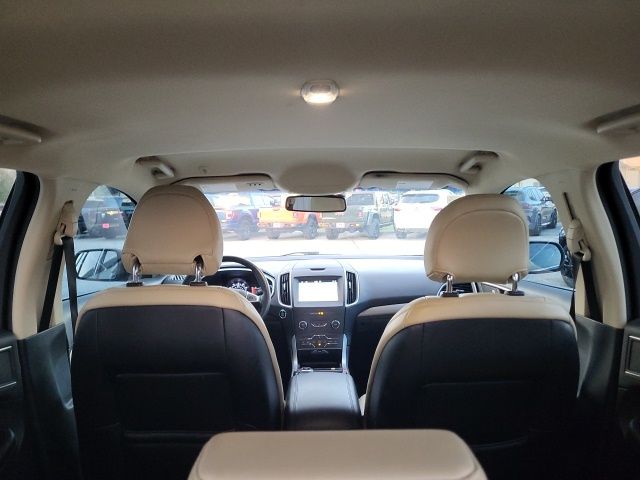 2019 Ford Edge SEL photo 2
