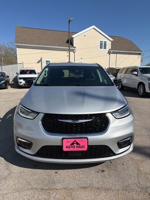 2024 Chrysler Pacifica Touring L - Photo 18