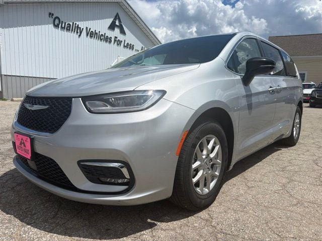 2024 Chrysler Pacifica Touring L - Photo 19