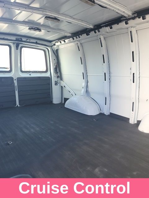 2024 GMC Savana Cargo Work Van - Photo 18