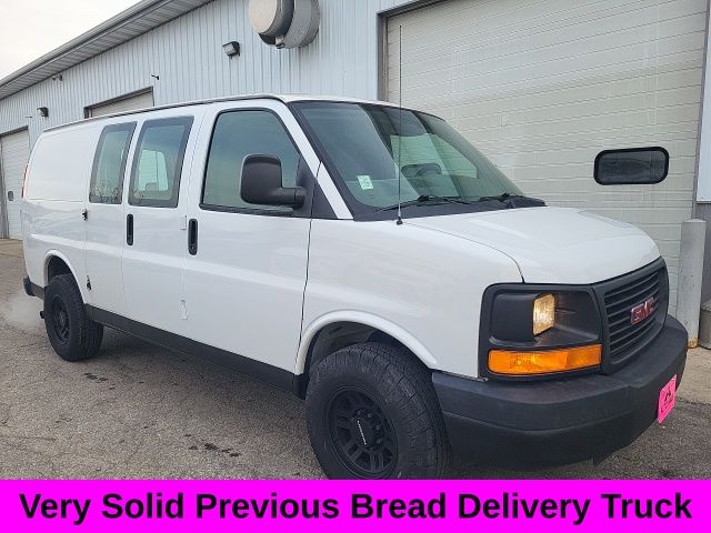 2010 GMC Savana Cargo's photo