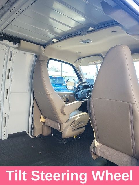 2024 GMC Savana Cargo Work Van - Photo 19