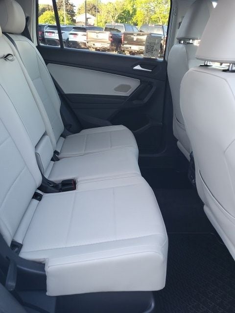 2021 Volkswagen Tiguan SE - Photo 15