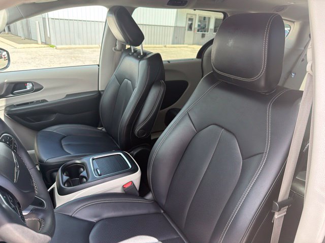 2024 Chrysler Pacifica Touring L - Photo 24