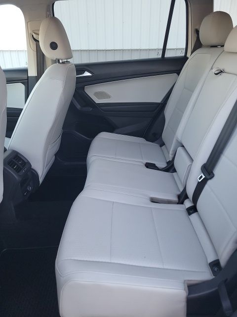 2021 Volkswagen Tiguan SE - Photo 13