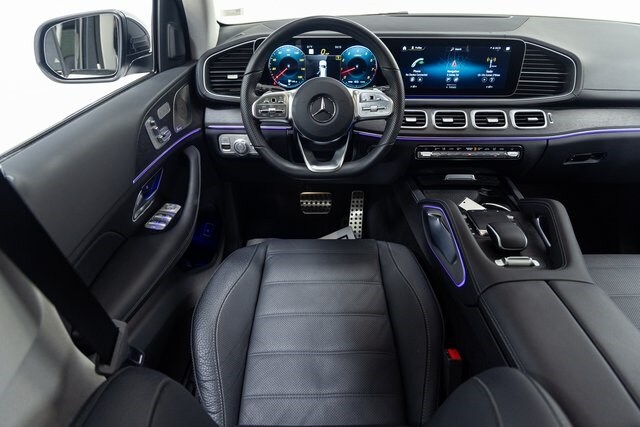 2023 Mercedes Benz GLS 580 4MATIC photo 3