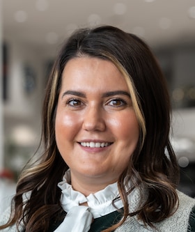 Staff member Zinaida Bajramovic from ID_0415b0