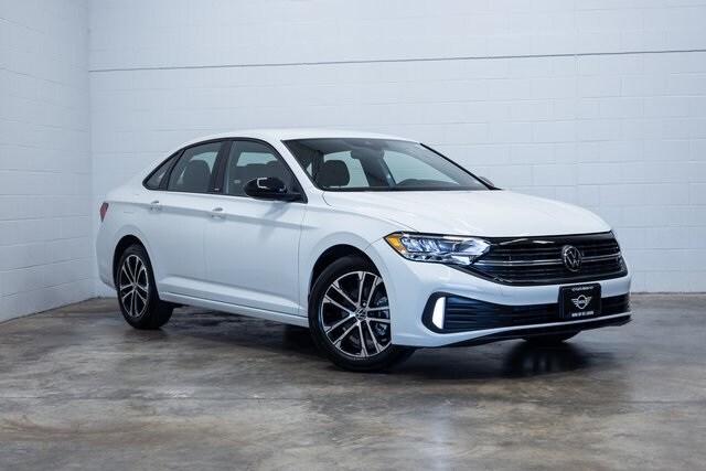 2024 Volkswagen Jetta 1.5T Sport photo 4