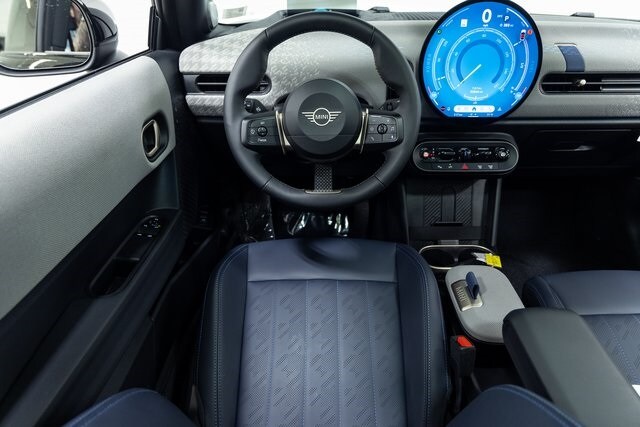 2025 Mini Cooper S Iconic photo 3