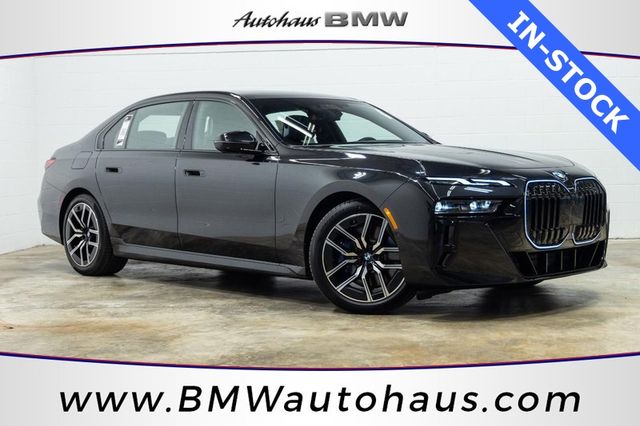 2025 BMW 740i Sedan 
