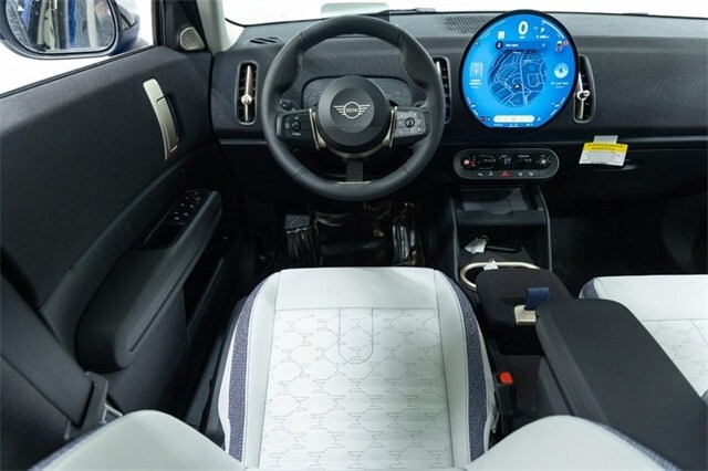 2025 Mini Countryman S Iconic photo 4
