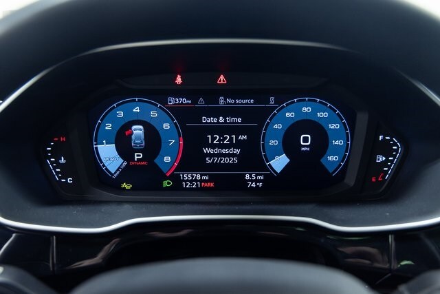 2024 Audi Q3 S line Premium photo 2