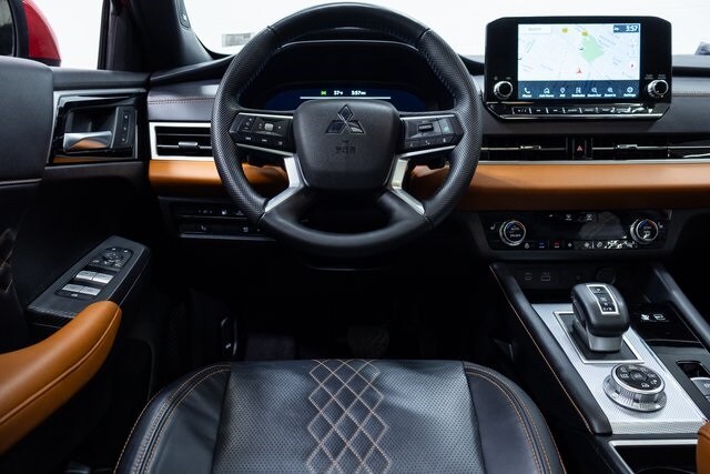 2023 Mitsubishi Outlander PHEV SEL S-AWC photo 3