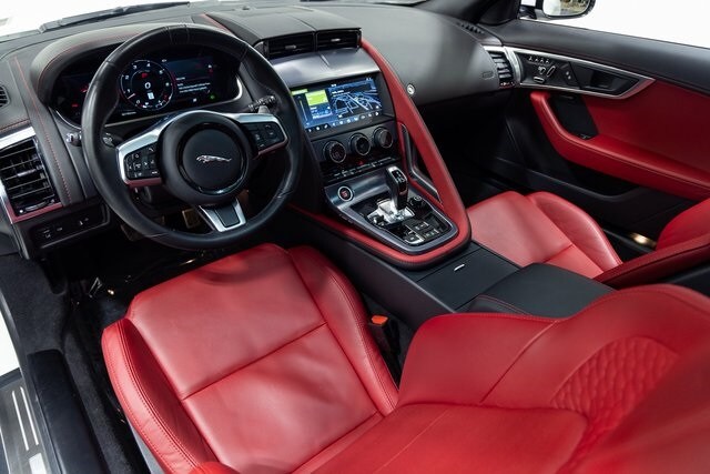 2022 Jaguar F-TYPE P450 R-Dynamic photo 3