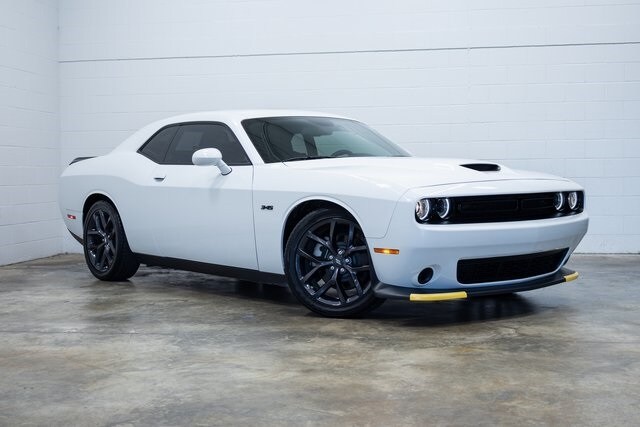 2023 Dodge Challenger R/T photo 4