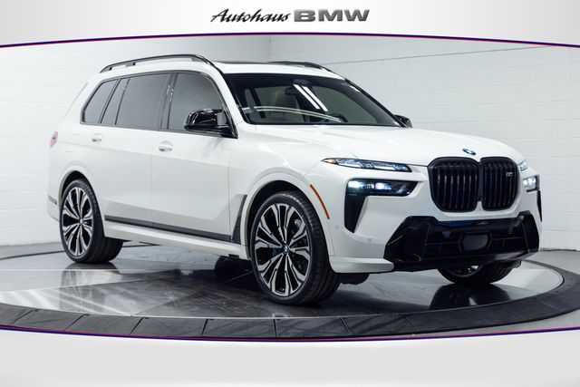 2025 BMW X7's photo