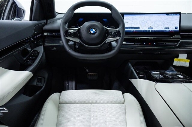 2026 Bmw 530i xDrive Sedan photo 3