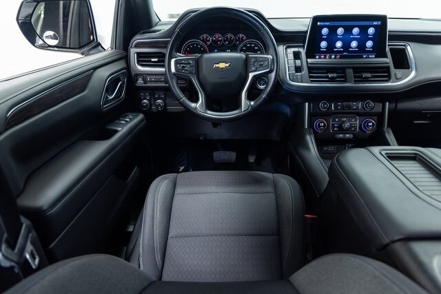 2021 Chevrolet Suburban LS photo 3