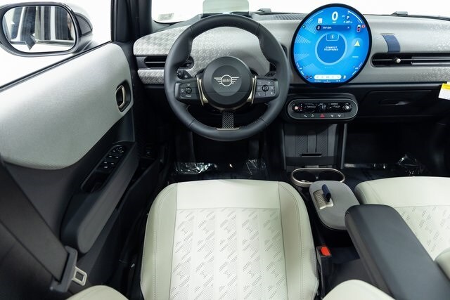 2025 Mini Cooper Signature Hardtop photo 3