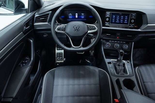 2024 Volkswagen Jetta 1.5T Sport photo 3