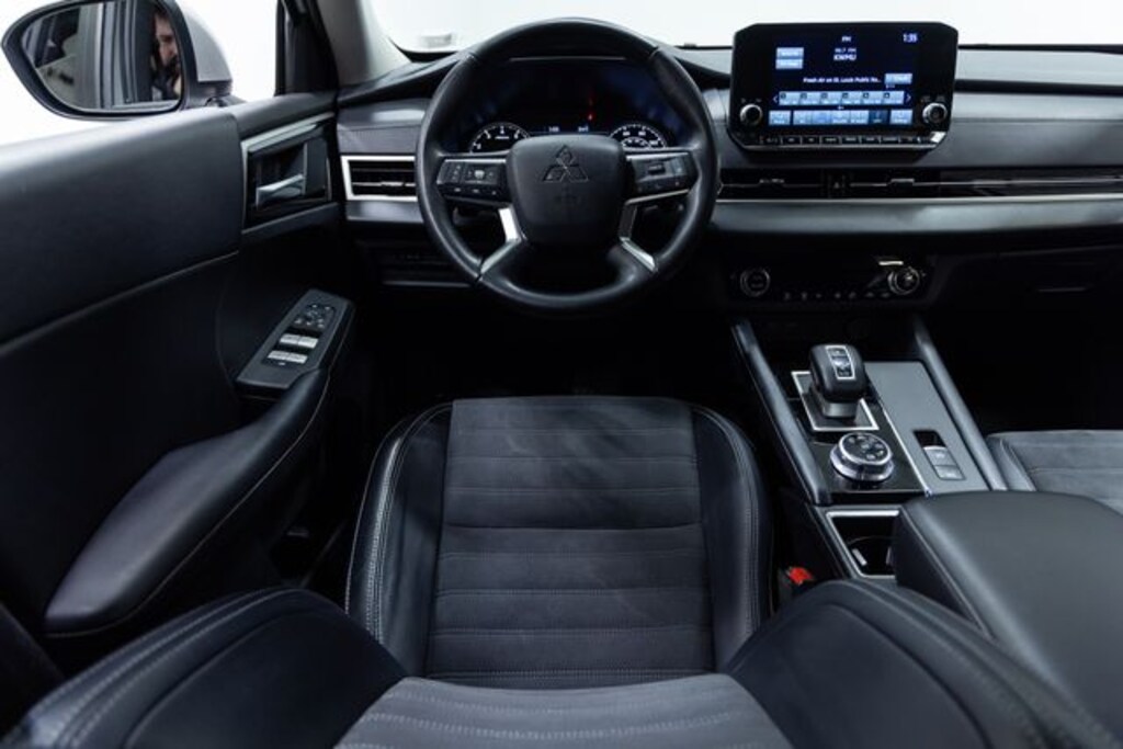 Used 2024 Mitsubishi Outlander SUV