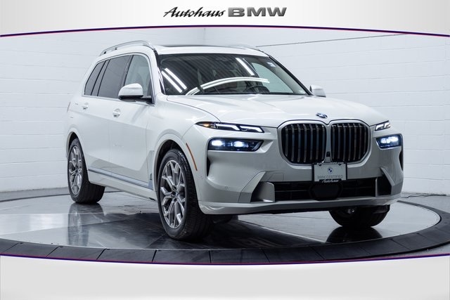 2023 BMW X7 40i's photo