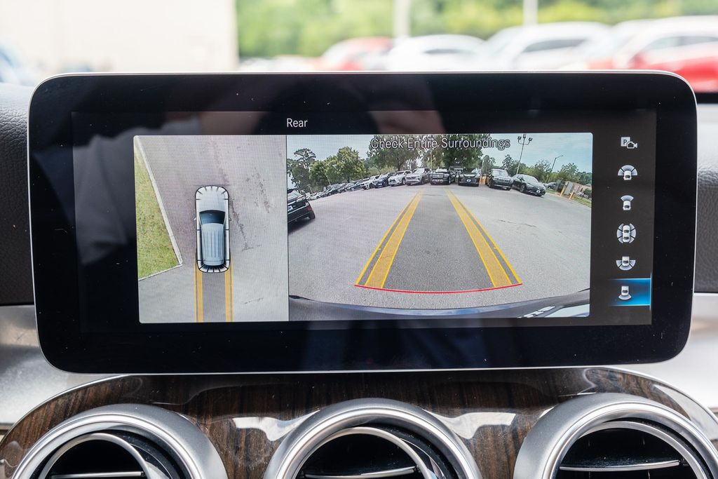 2022 Mercedes-Benz GLC GLC300 - Photo 17