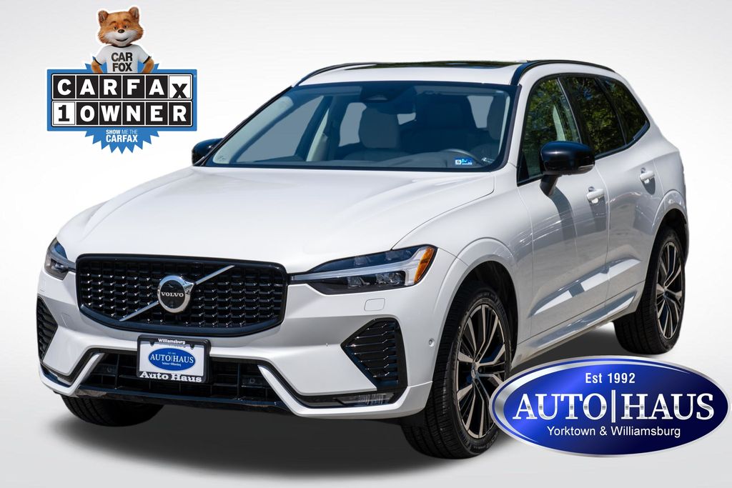 2024 Volvo XC60 B5 Plus Dark Theme AWD's photo