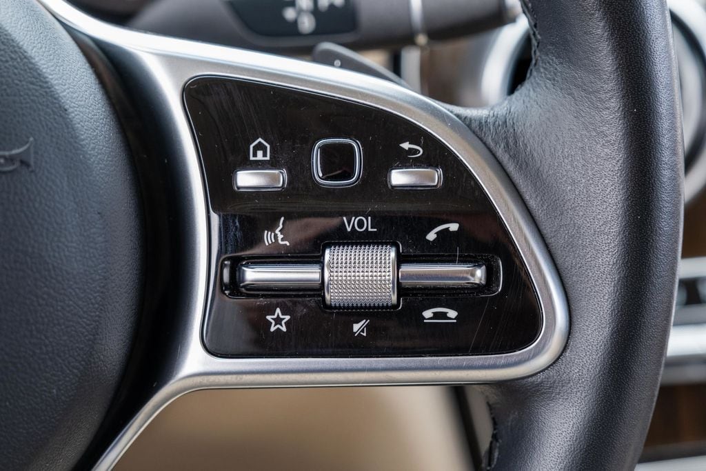 2022 Mercedes-Benz GLC GLC300 - Photo 24