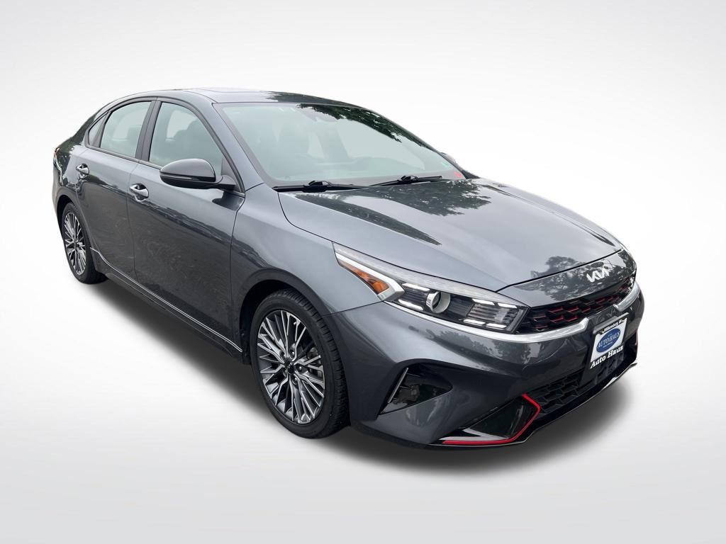 2022 Kia Forte GT-Line photo 3