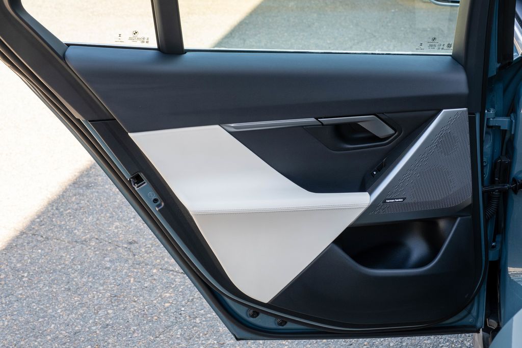 2025 BMW 5 Series 530i - Photo 27