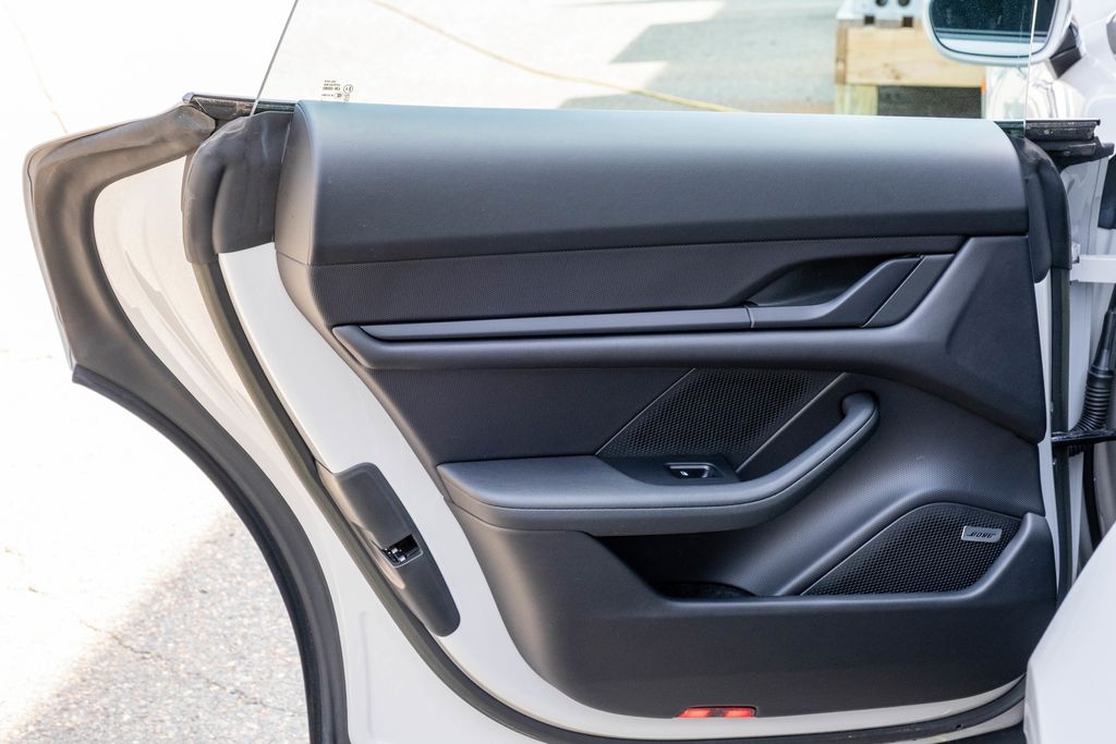 2024 Porsche Taycan Base - Photo 26